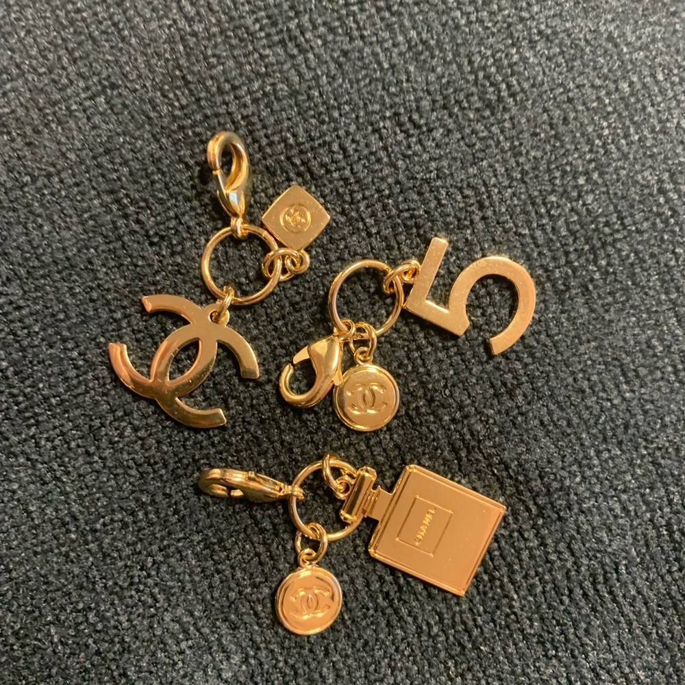 Chanel Logo Set of 3 ( CC / Bottle/ N5) Limited Edition Golden Charm 2023